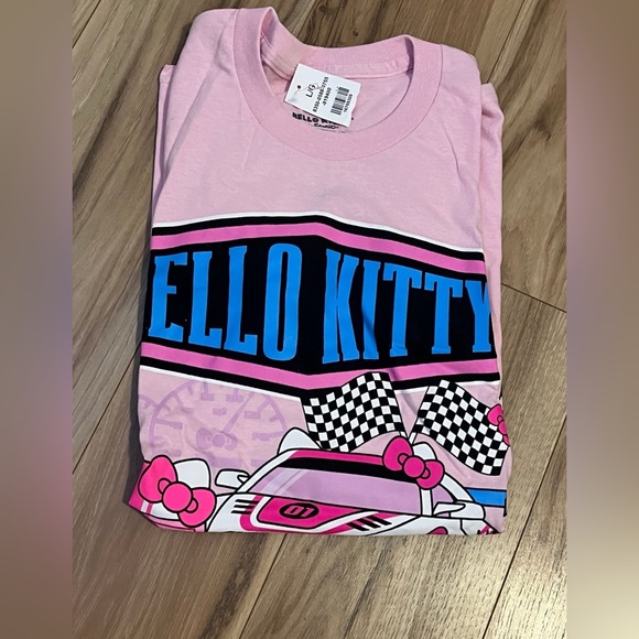 Hello kitty tshirt - Picture 2 of 3